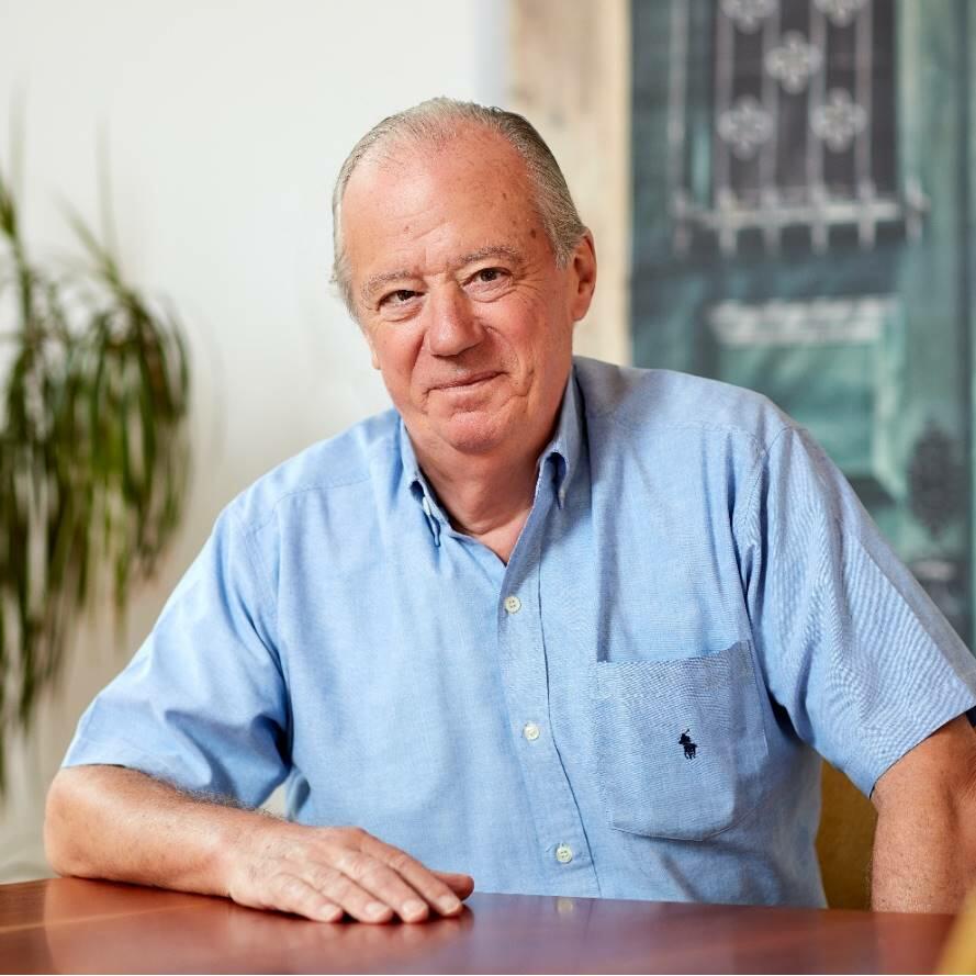 Alan Jeyes CA, Quintas & Casas