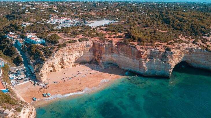 The Latest Trends in Algarve’s Real Estate Market – 2025 Update