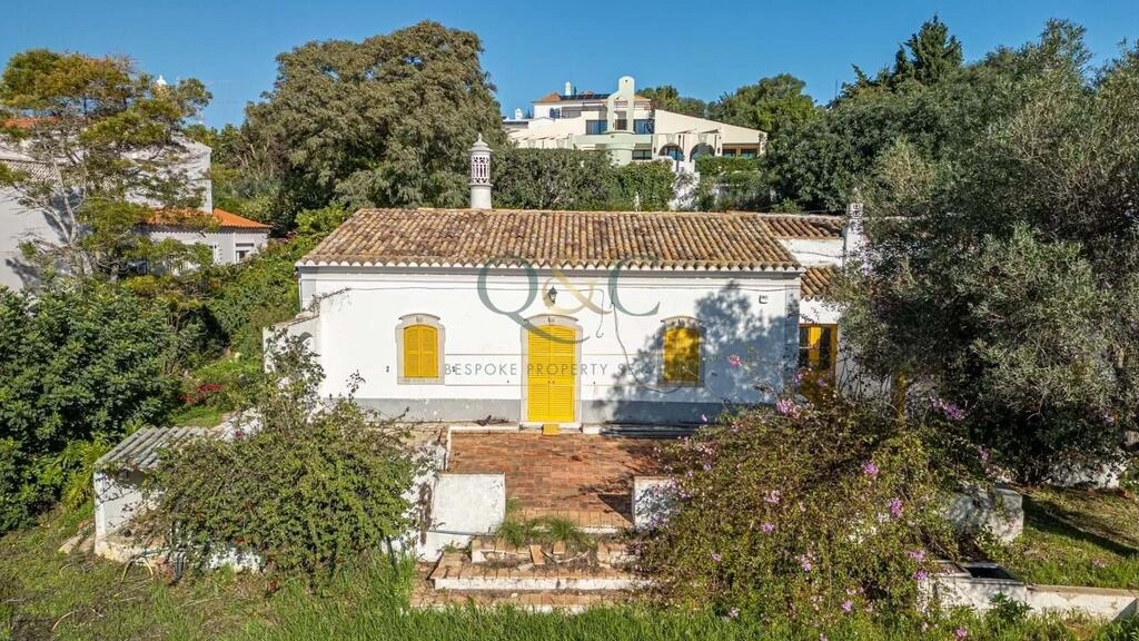 Villa to be renovated à vendre à Loulé (São Clemente) Villa to be renovated à vendre à Loulé (São Clemente)