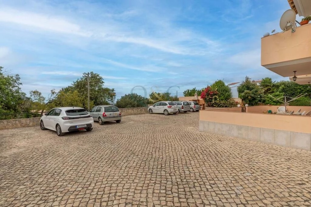 3 Bedroom Apartment For Sale in Santa Bárbara de Nexe 3 Bedroom Apartment For Sale in Santa Bárbara de Nexe