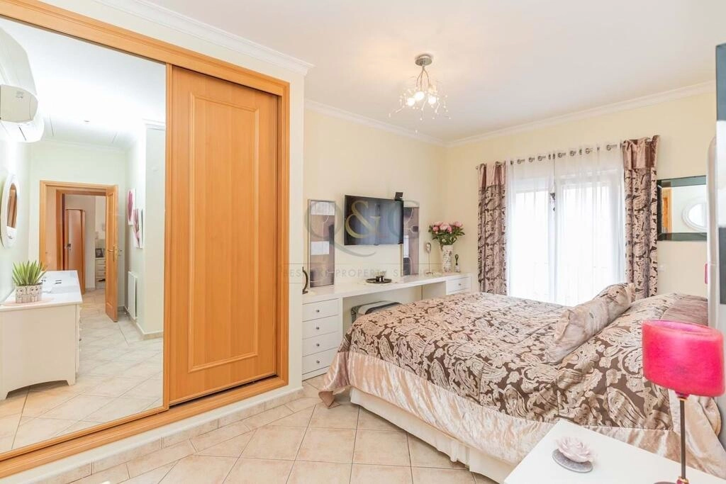 3 Bedroom Apartment For Sale in Santa Bárbara de Nexe 3 Bedroom Apartment For Sale in Santa Bárbara de Nexe