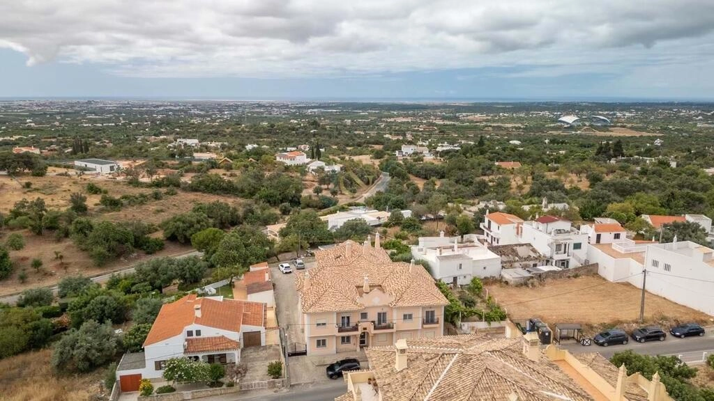 3 Bedroom Apartment For Sale in Santa Bárbara de Nexe 3 Bedroom Apartment For Sale in Santa Bárbara de Nexe
