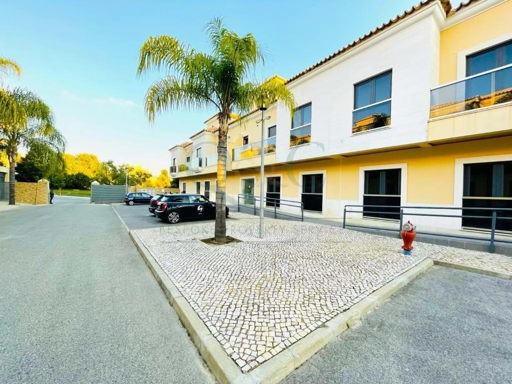 3 Bedroom Apartment For Sale in Santa Bárbara de Nexe 3 Bedroom Apartment For Sale in Santa Bárbara de Nexe