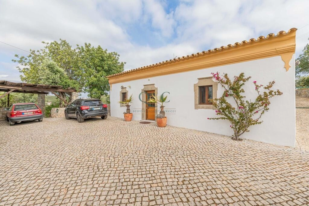 4 Bedroom Farmhouse For Sale in São Brás de Alportel 4 Bedroom Farmhouse For Sale in São Brás de Alportel