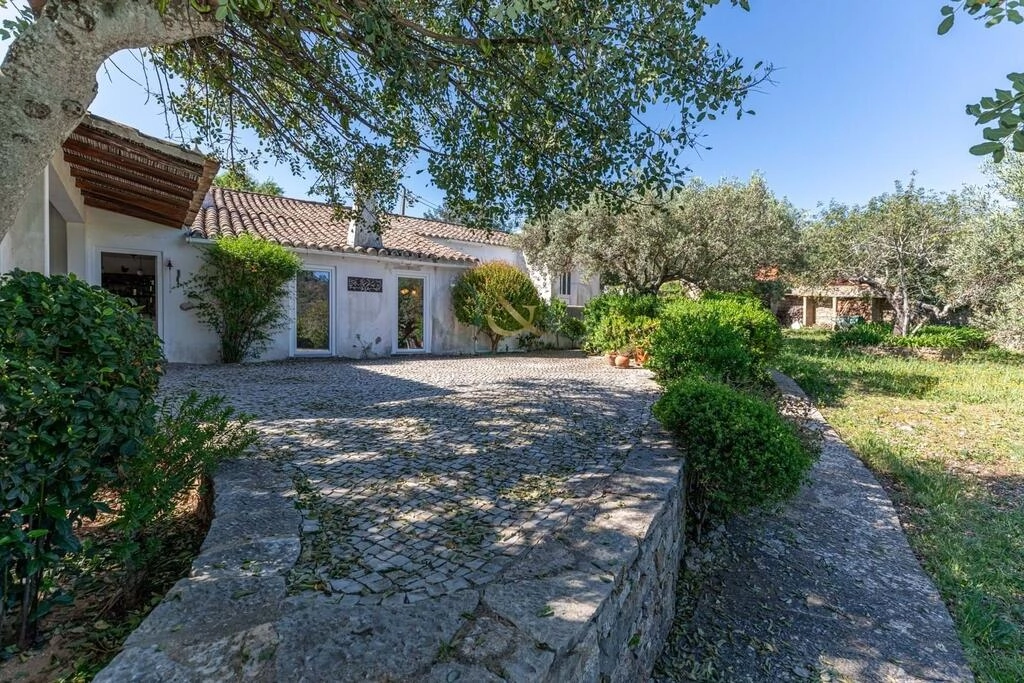4 Bedroom Farmhouse For Sale in São Brás de Alportel 4 Bedroom Farmhouse For Sale in São Brás de Alportel
