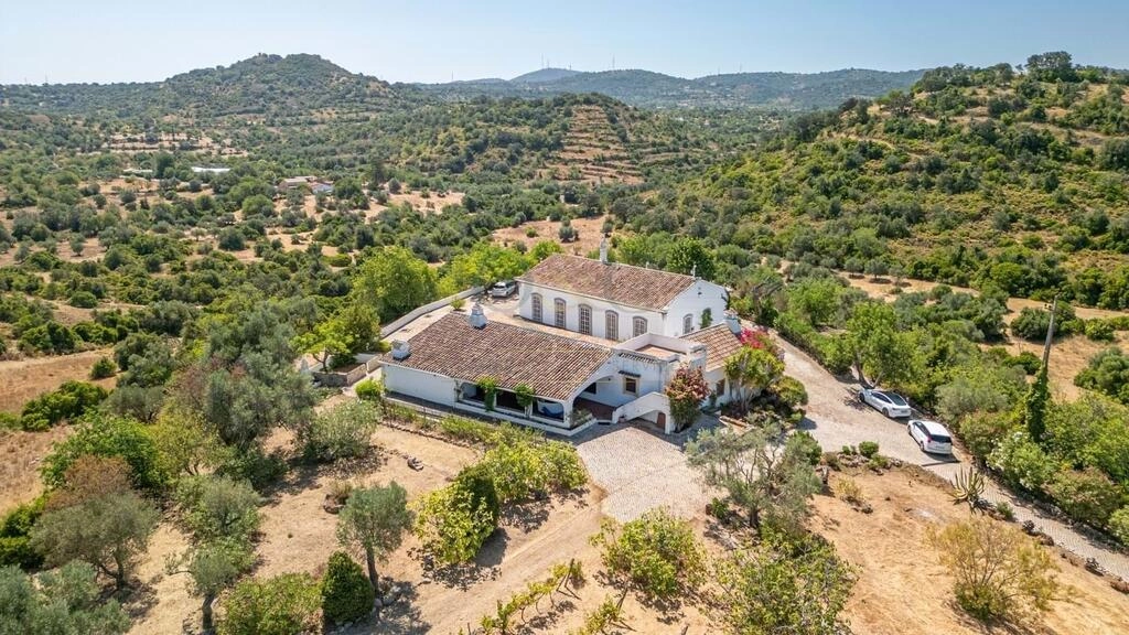 Farmhouse avec 4 chambres à vendre à São Brás de Alportel Farmhouse avec 4 chambres à vendre à São Brás de Alportel
