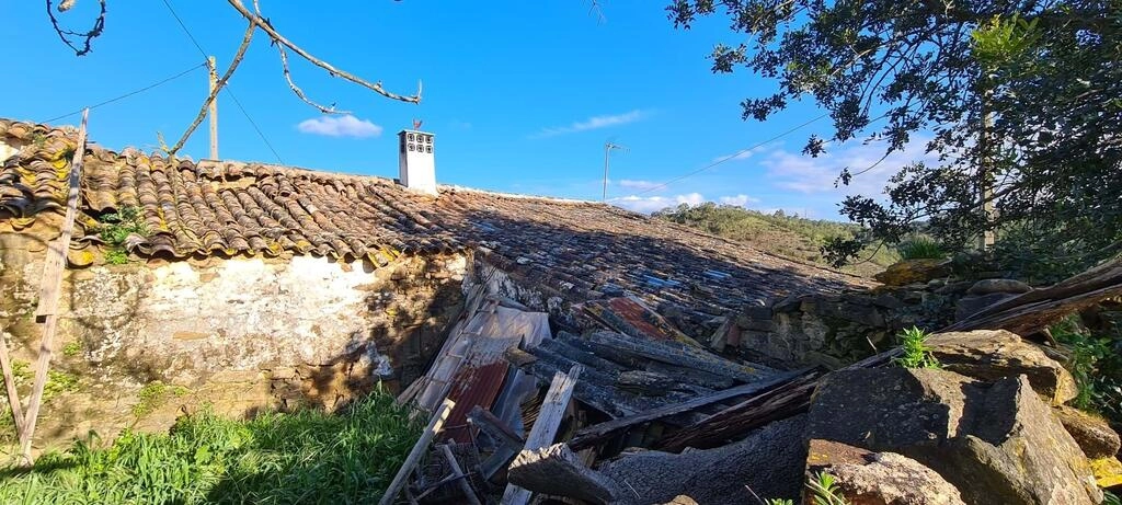 5 Bedroom Farmhouse For Sale in Salir 5 Bedroom Farmhouse For Sale in Salir