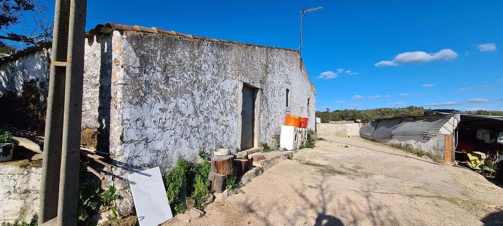 5 Bedroom Farmhouse For Sale in Salir 5 Bedroom Farmhouse For Sale in Salir