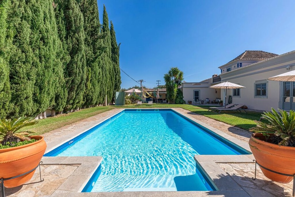 9 Bedroom Farmhouse For Sale in São Brás de Alportel 9 Bedroom Farmhouse For Sale in São Brás de Alportel