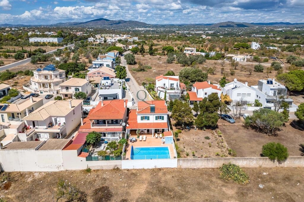 3 Bedroom Villa For Sale in Fuseta 3 Bedroom Villa For Sale in Fuseta