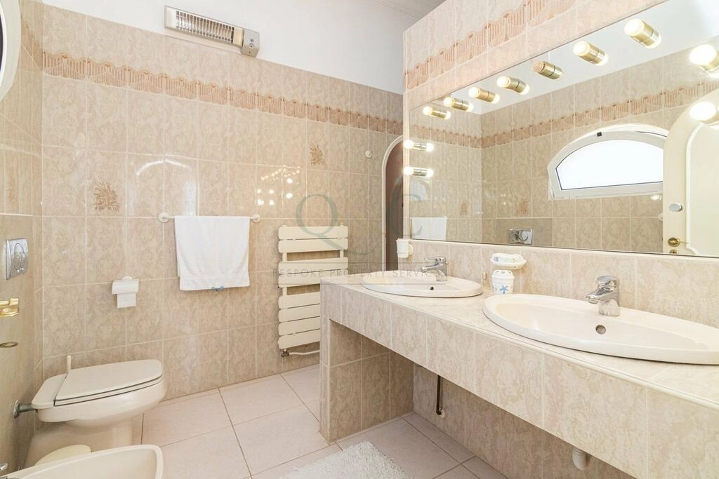 3 Bedroom Villa For Sale in Santa Bárbara de Nexe 3 Bedroom Villa For Sale in Santa Bárbara de Nexe