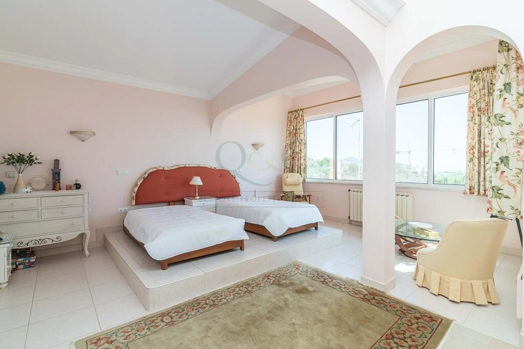 3 Bedroom Villa For Sale in Santa Bárbara de Nexe 3 Bedroom Villa For Sale in Santa Bárbara de Nexe