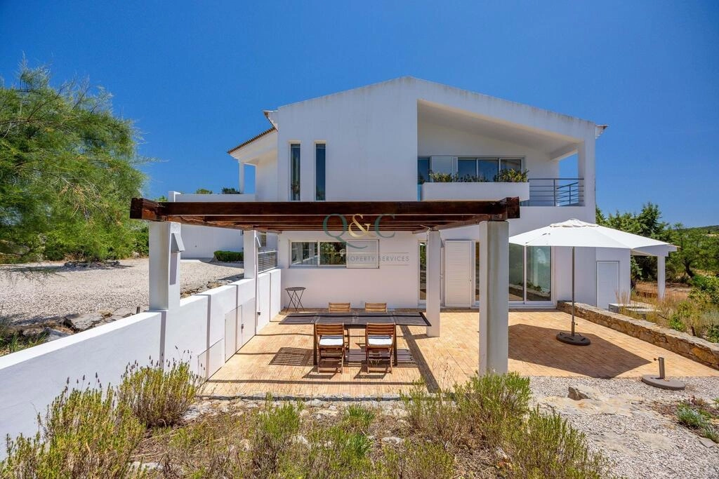 3 Bedroom Villa For Sale in Santa Catarina da Fonte do Bispo 3 Bedroom Villa For Sale in Santa Catarina da Fonte do Bispo