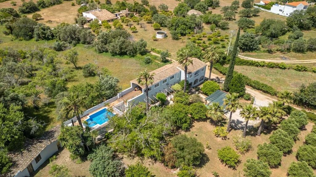 Villa avec 3 chambres à vendre à Loulé (São Clemente) Villa avec 3 chambres à vendre à Loulé (São Clemente)