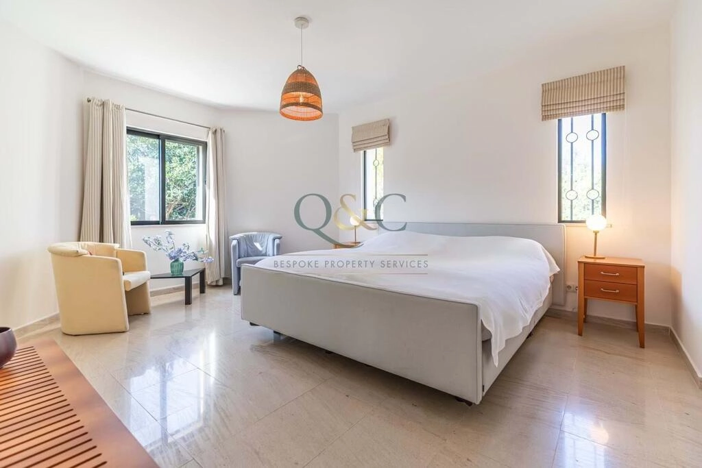 Villa avec 3 chambres à vendre à Loulé (São Sebastião) Villa avec 3 chambres à vendre à Loulé (São Sebastião)