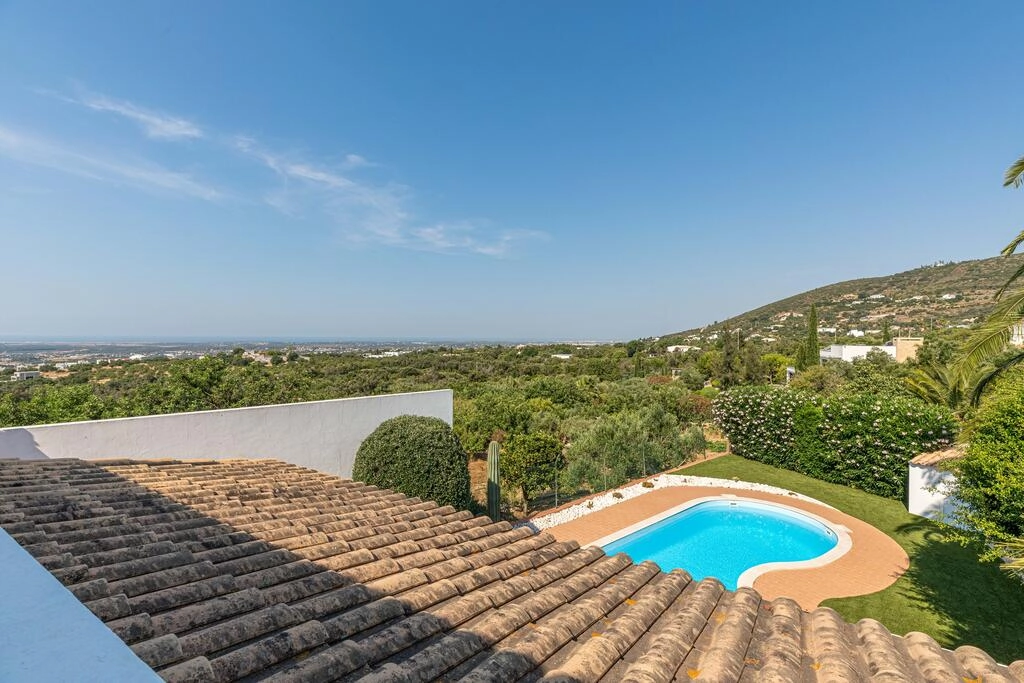 Villa avec 3 chambres à vendre à Santa Bárbara de Nexe Villa avec 3 chambres à vendre à Santa Bárbara de Nexe