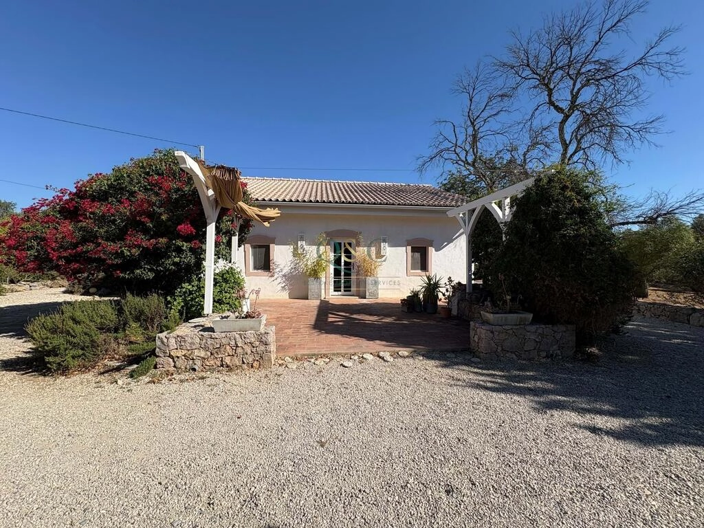 Villa avec 3 chambres à vendre à São Brás de Alportel Villa avec 3 chambres à vendre à São Brás de Alportel