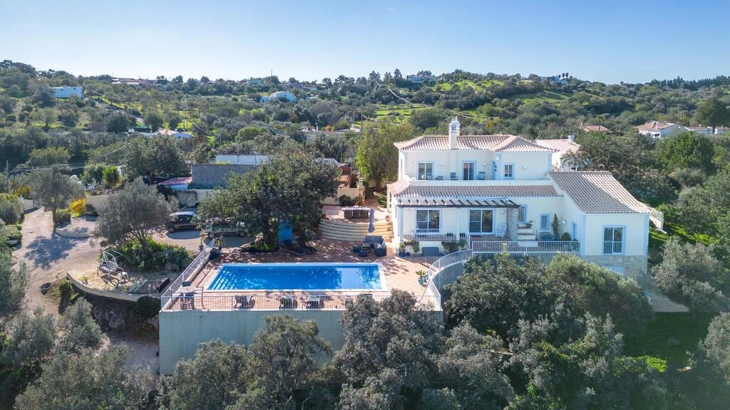 Villa avec 3 chambres à vendre à São Brás de Alportel Villa avec 3 chambres à vendre à São Brás de Alportel