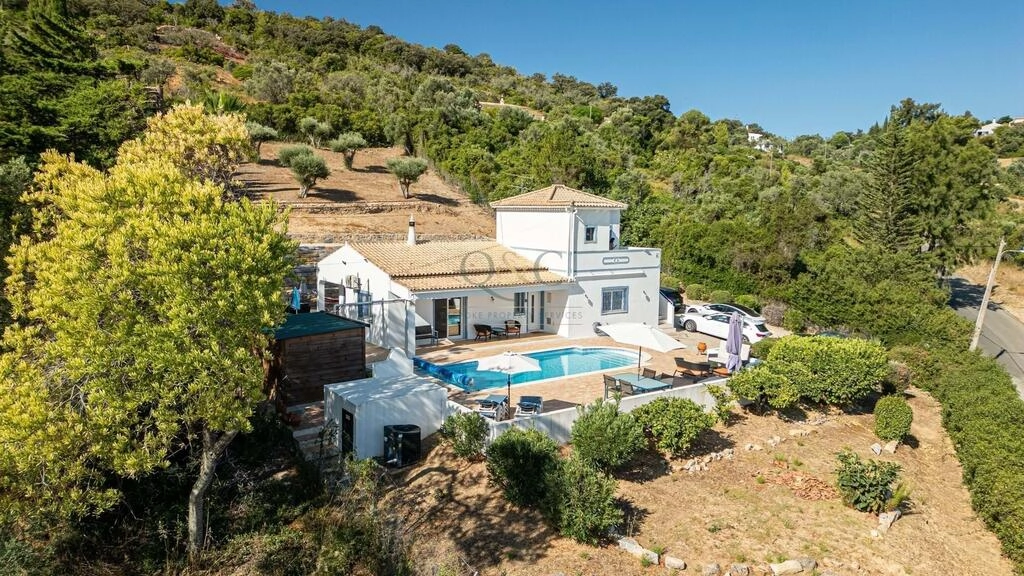 Villa avec 3 chambres à vendre à São Brás de Alportel Villa avec 3 chambres à vendre à São Brás de Alportel