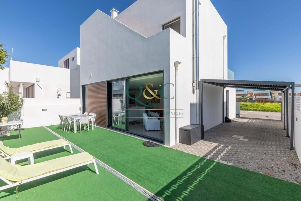 Villa avec 3 chambres à vendre à Luz de Tavira Villa avec 3 chambres à vendre à Luz de Tavira