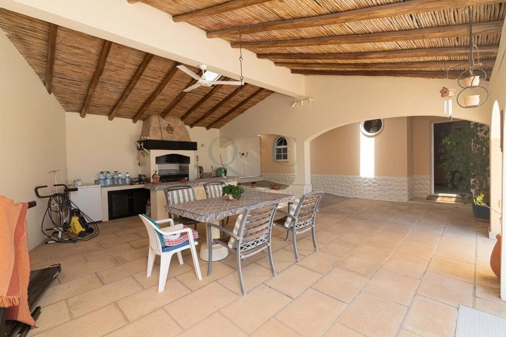 Villa avec 3 chambres à vendre à Santa Bárbara de Nexe Villa avec 3 chambres à vendre à Santa Bárbara de Nexe