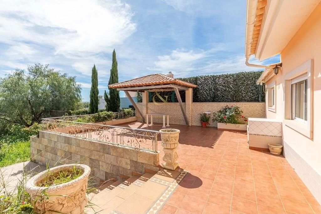 Villa avec 3 chambres à vendre à Santa Bárbara de Nexe Villa avec 3 chambres à vendre à Santa Bárbara de Nexe
