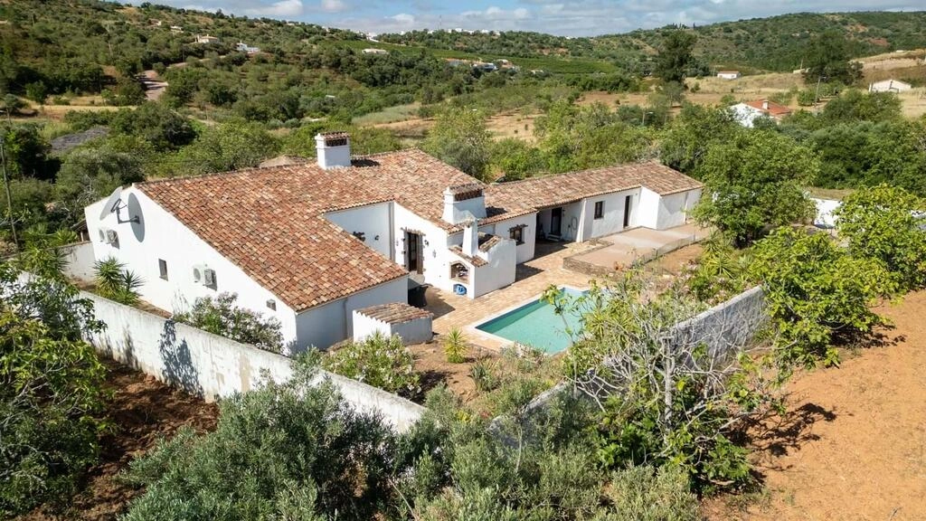 Villa com 3 quartos à venda em Alte Villa com 3 quartos à venda em Alte