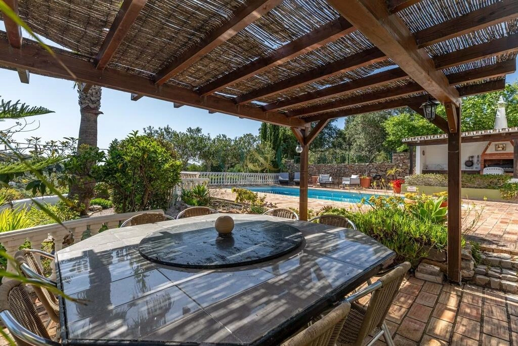 Villa com 3 quartos à venda em Conceição Villa com 3 quartos à venda em Conceição