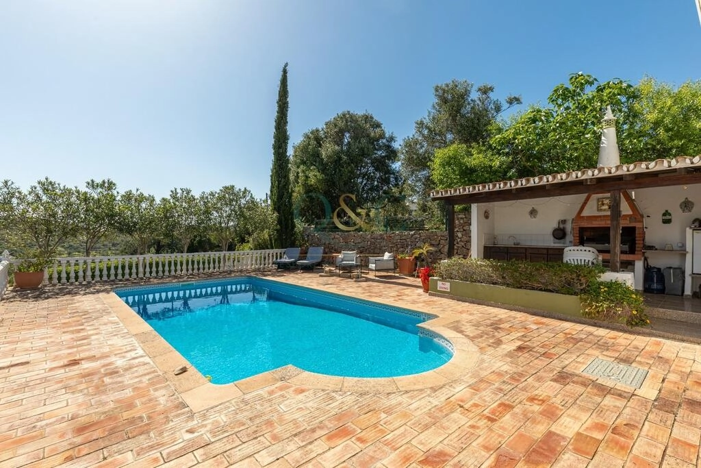 Villa com 3 quartos à venda em Conceição Villa com 3 quartos à venda em Conceição