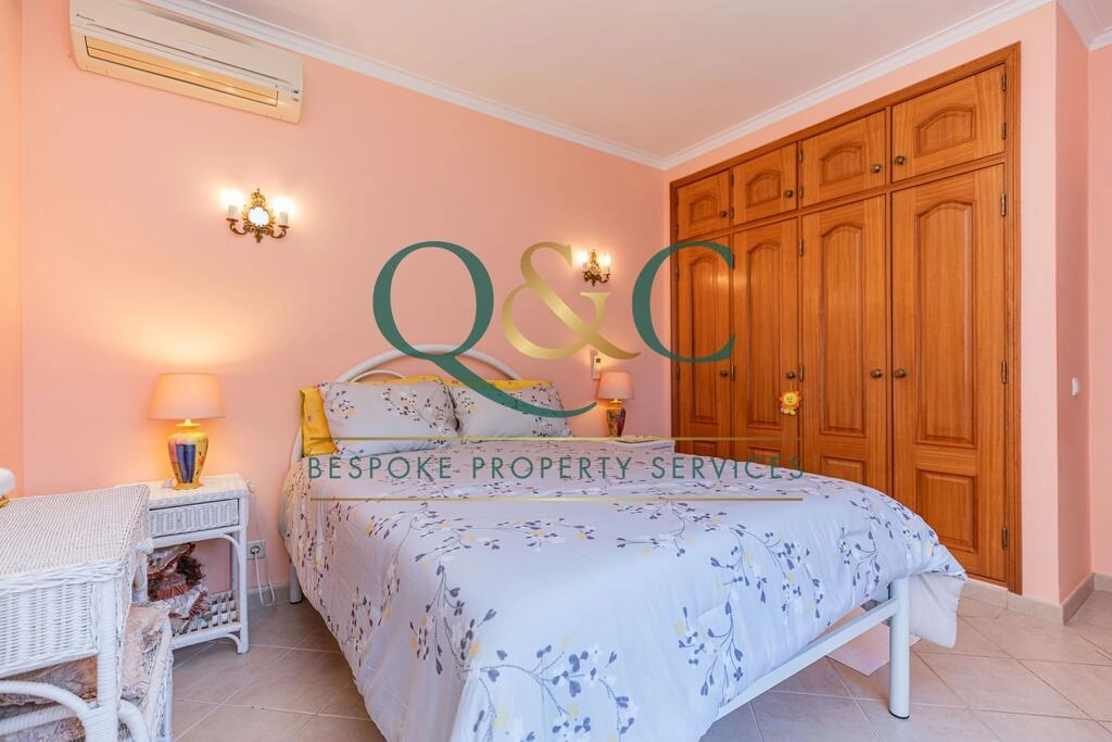 Villa com 3 quartos à venda em Loulé (São Clemente) Villa com 3 quartos à venda em Loulé (São Clemente)