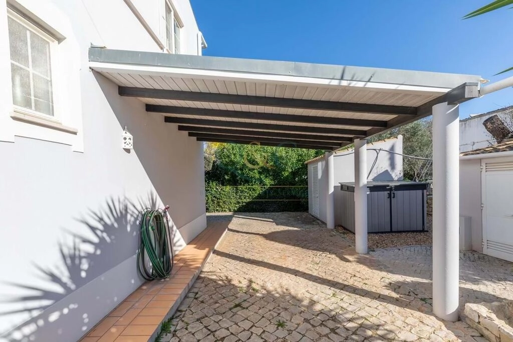 Villa com 3 quartos à venda em Loulé (São Clemente) Villa com 3 quartos à venda em Loulé (São Clemente)
