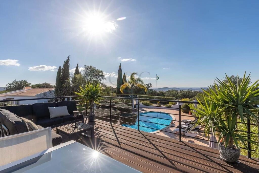 Villa com 3 quartos à venda em Loulé (São Clemente) Villa com 3 quartos à venda em Loulé (São Clemente)