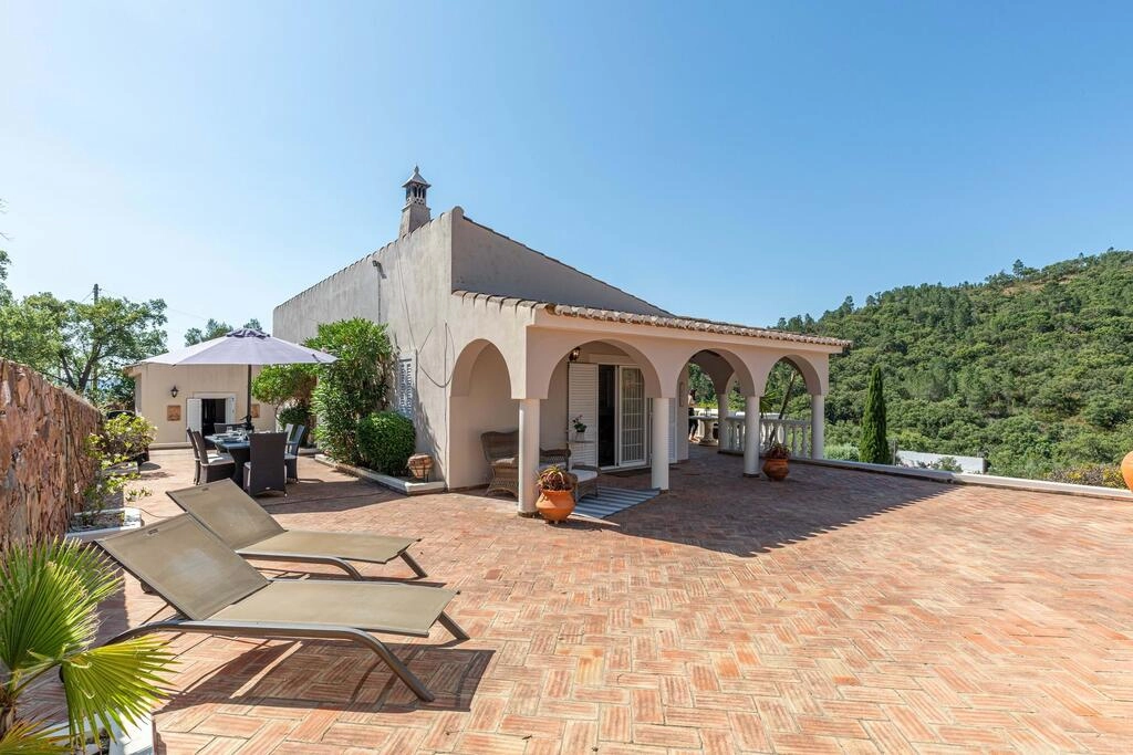 Villa com 3 quartos à venda em Salir Villa com 3 quartos à venda em Salir