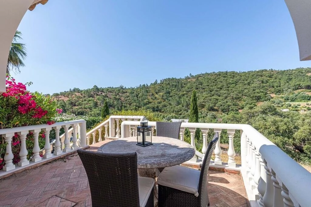 Villa com 3 quartos à venda em Salir Villa com 3 quartos à venda em Salir