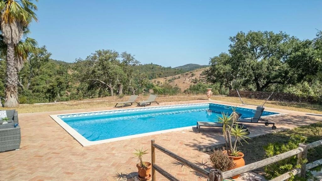 Villa com 3 quartos à venda em Salir Villa com 3 quartos à venda em Salir
