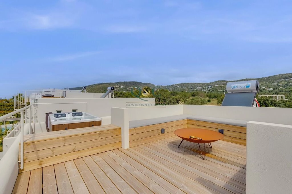 Villa com 3 quartos à venda em Santa Bárbara de Nexe Villa com 3 quartos à venda em Santa Bárbara de Nexe
