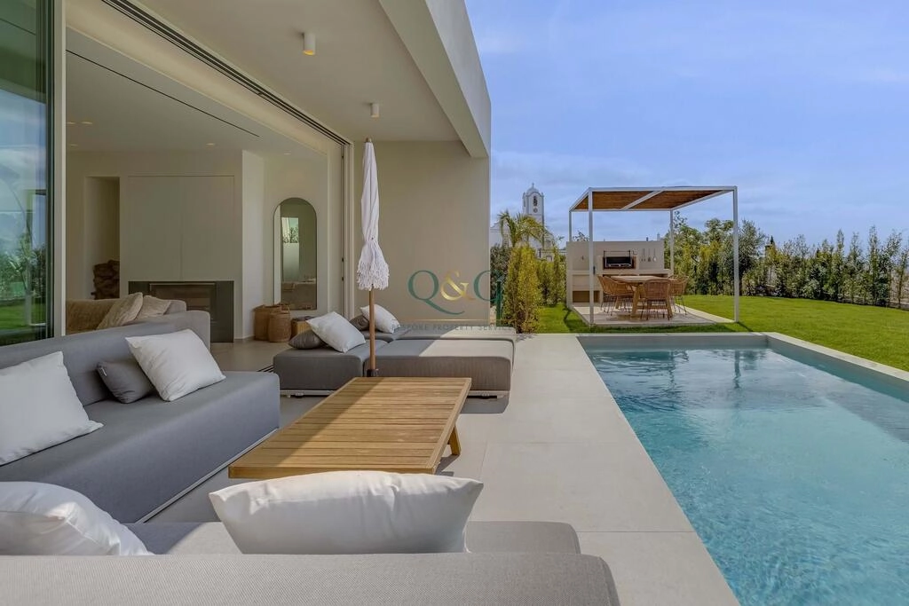 Villa com 3 quartos à venda em Santa Bárbara de Nexe Villa com 3 quartos à venda em Santa Bárbara de Nexe