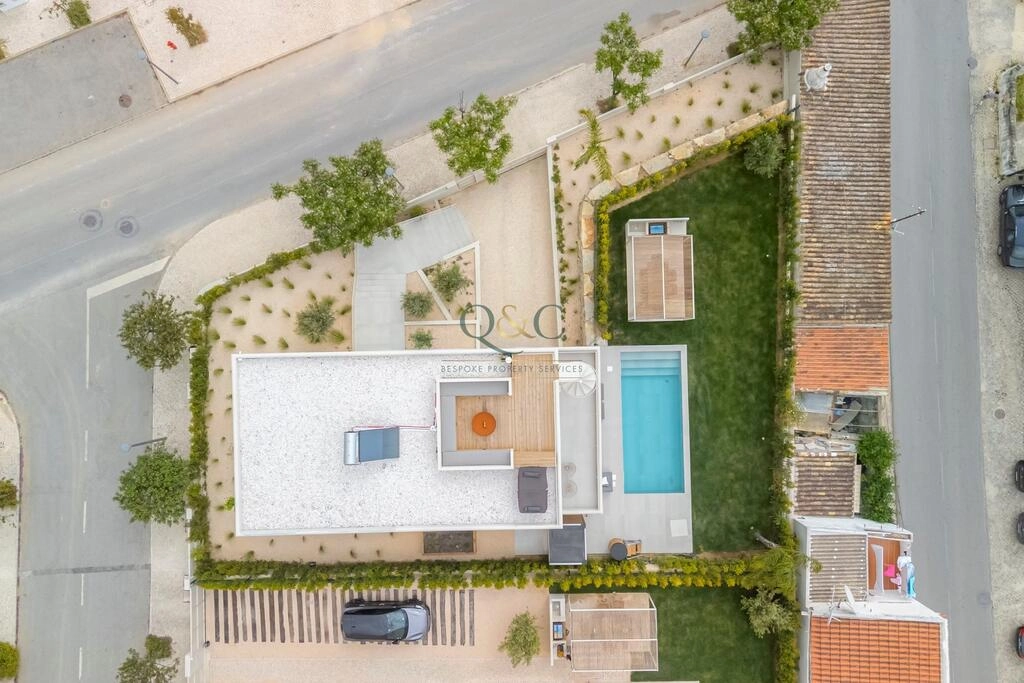 Villa com 3 quartos à venda em Santa Bárbara de Nexe Villa com 3 quartos à venda em Santa Bárbara de Nexe
