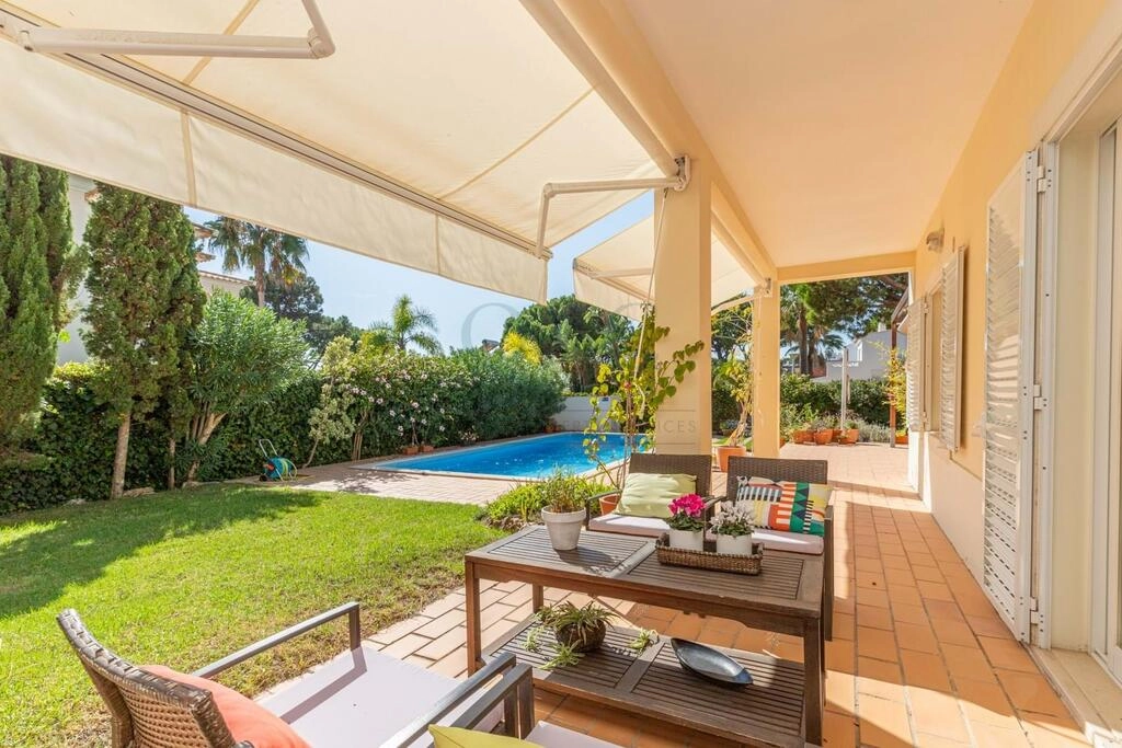 Villa com 3 quartos à venda em Almancil Villa com 3 quartos à venda em Almancil