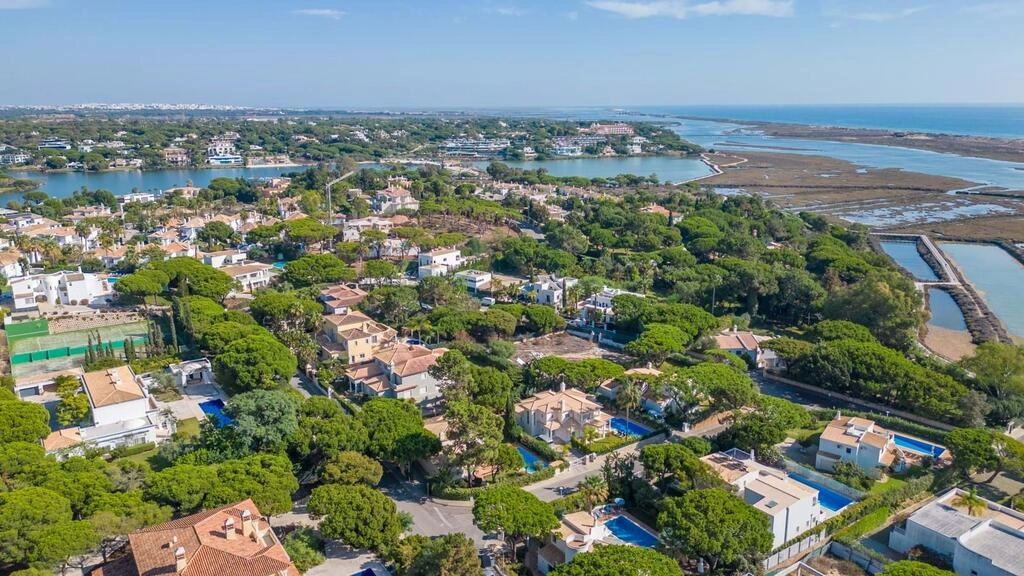 Villa com 3 quartos à venda em Almancil Villa com 3 quartos à venda em Almancil