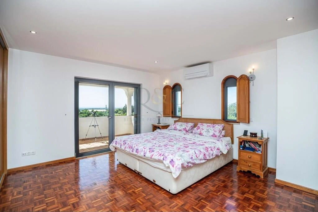 Villa com 3 quartos à venda em Conceição Villa com 3 quartos à venda em Conceição