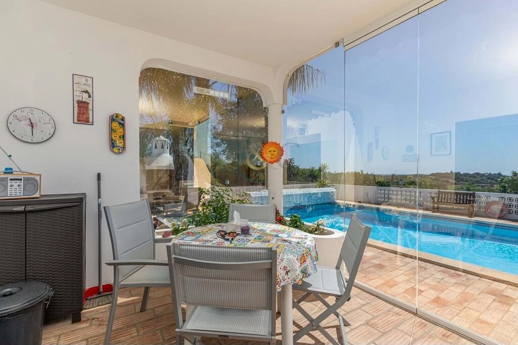 Villa com 3 quartos à venda em Conceição Villa com 3 quartos à venda em Conceição