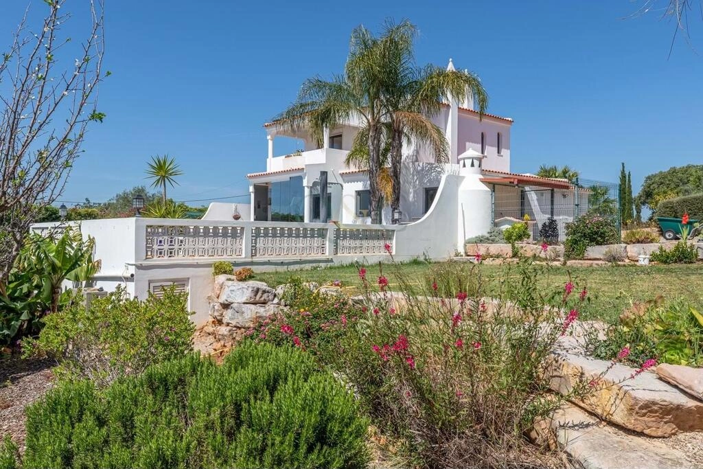 Villa com 3 quartos à venda em Conceição Villa com 3 quartos à venda em Conceição