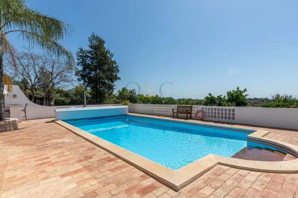 Villa com 3 quartos à venda em Conceição Villa com 3 quartos à venda em Conceição