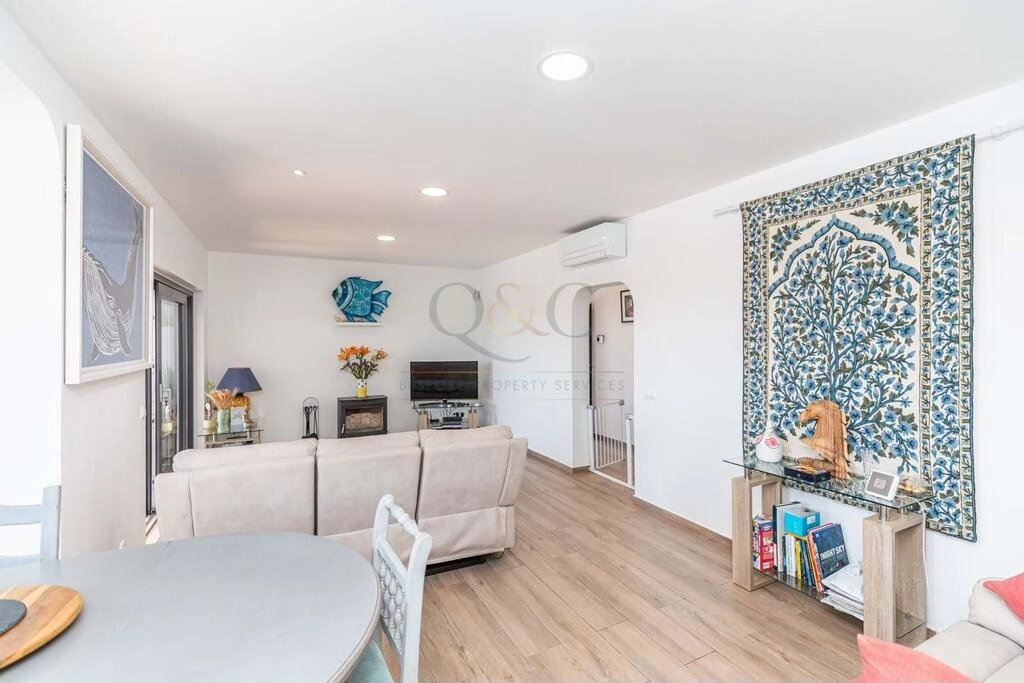 Villa com 3 quartos à venda em Conceição Villa com 3 quartos à venda em Conceição