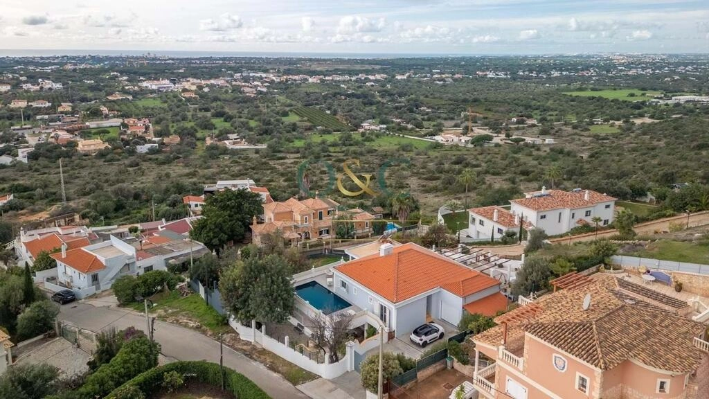 4 Bedroom Villa For Sale in Loulé (São Sebastião) 4 Bedroom Villa For Sale in Loulé (São Sebastião)