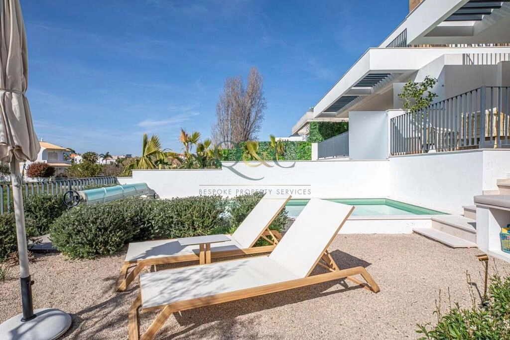 4 Bedroom Villa For Sale in Quarteira 4 Bedroom Villa For Sale in Quarteira