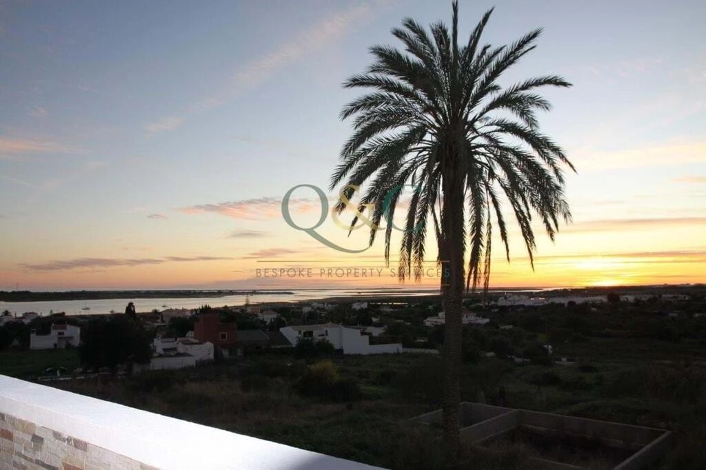 Unique sea-view property in Ria Formosa, near Olhão Unique sea-view property in Ria Formosa, near Olhão