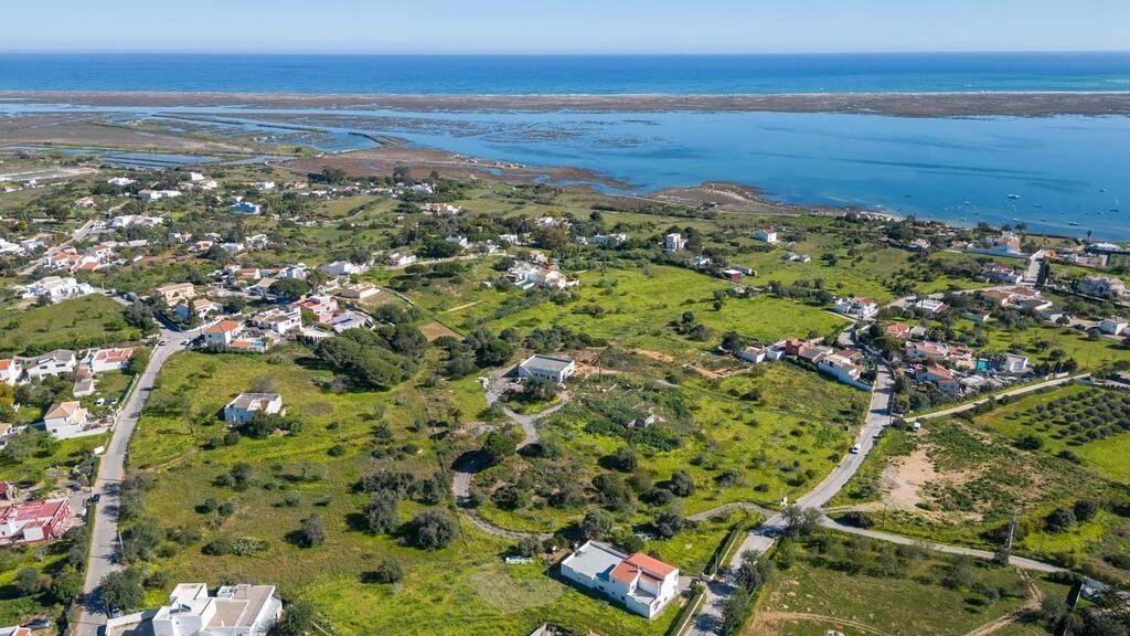 Unique sea-view property in Ria Formosa, near Olhão Unique sea-view property in Ria Formosa, near Olhão