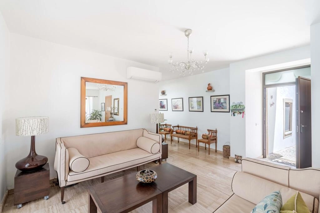 Villa avec 4 chambres à vendre à Santa Bárbara de Nexe Villa avec 4 chambres à vendre à Santa Bárbara de Nexe